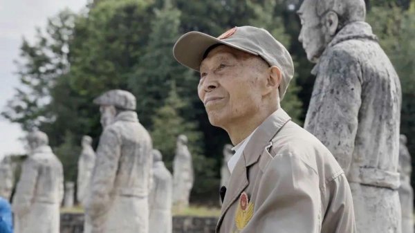 凡资配 99岁抗战老兵迁居云南松山: 我要替牺牲的兄弟说声“谢谢”